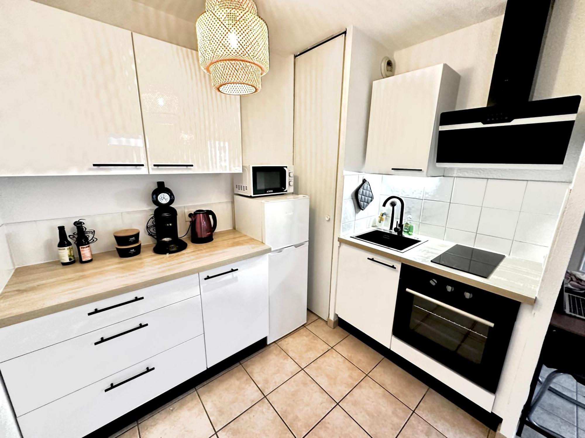 Superbe Appartement - Parking Gratuit - 4 Personnes Chambéry Exterior foto
